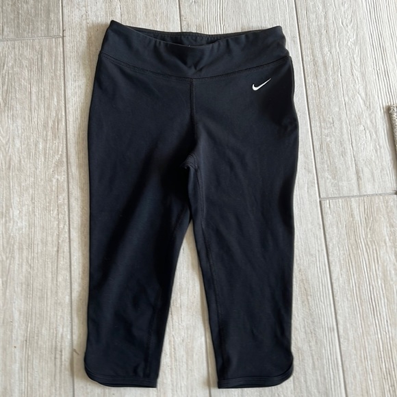 Nike Dri-Fit Capris - Picture 2 of 5